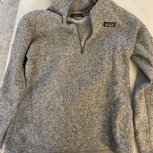 Patagonia - women’s large grey quarter zip